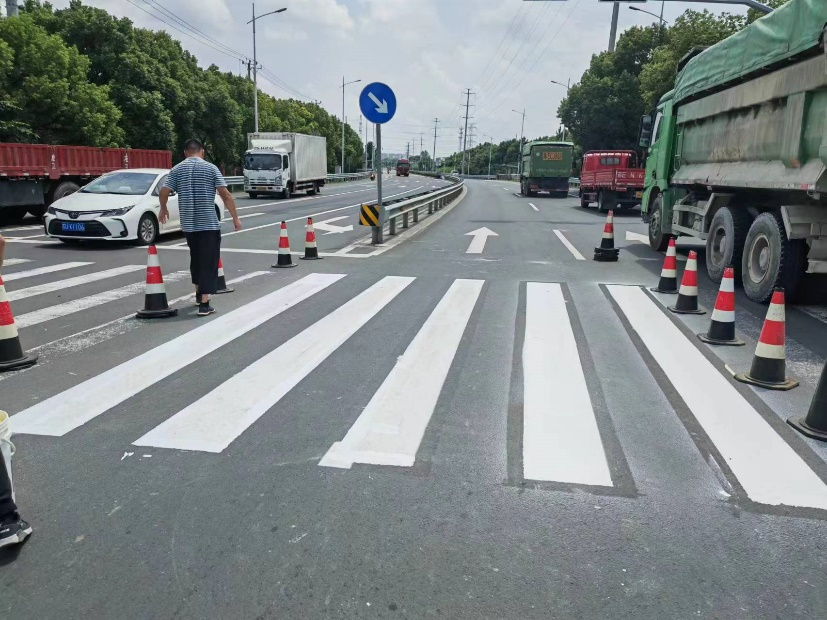 新型材料引领道路新潮流!水性eau标线助力城市交通 - 
